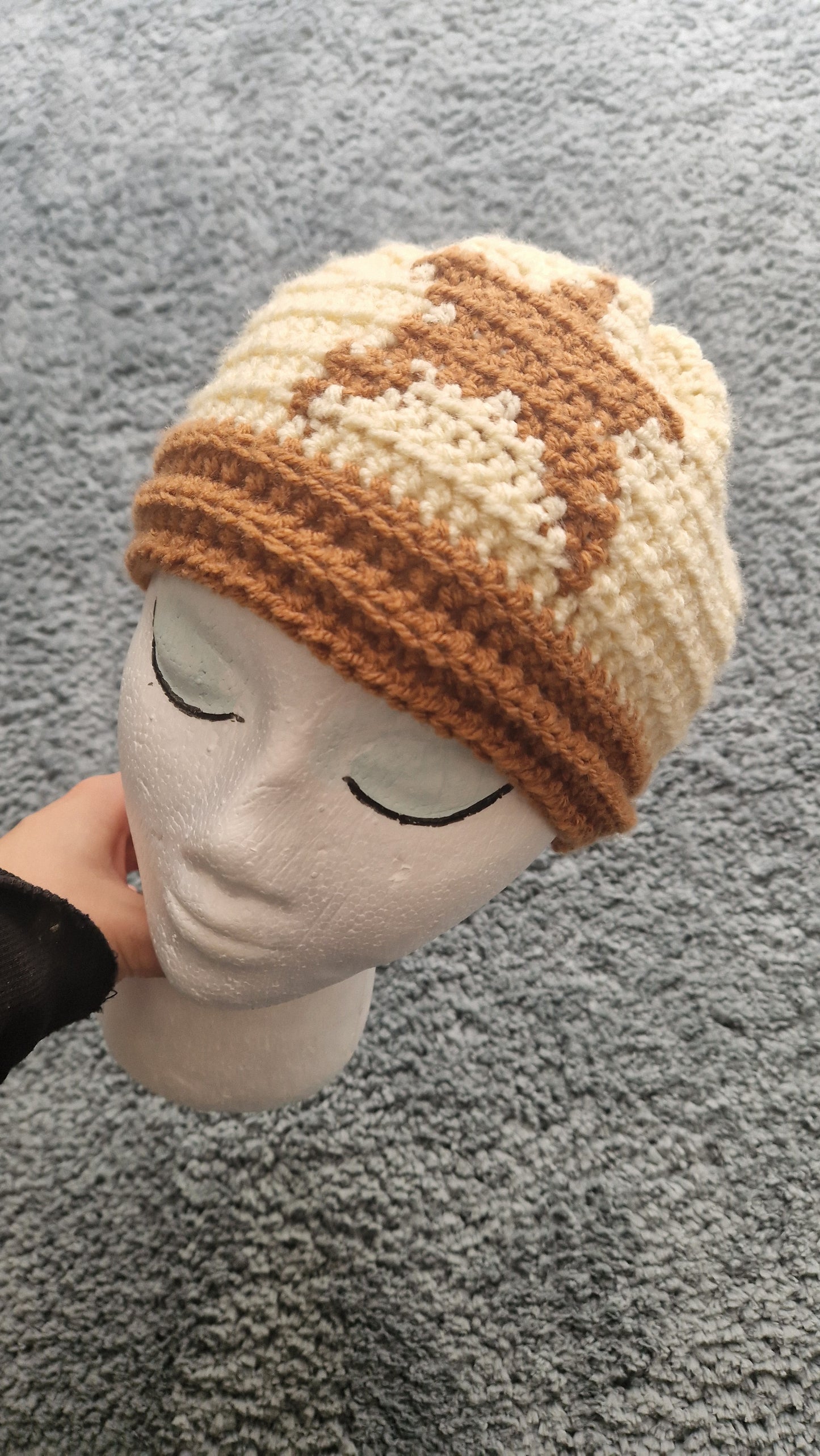 Crochet Star Motif Beanie Brown x Beige