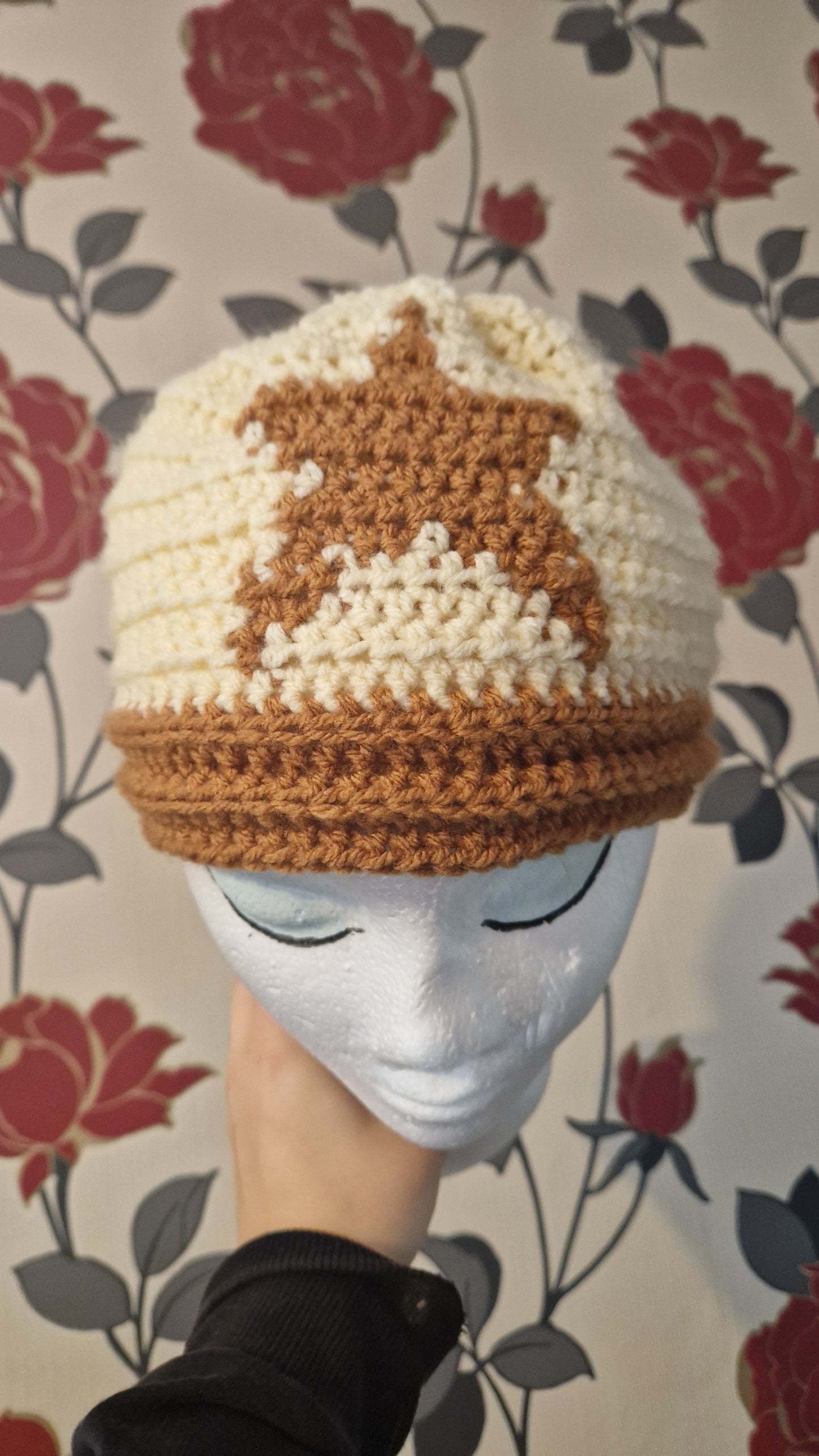 Crochet Star Motif Beanie Brown x Beige