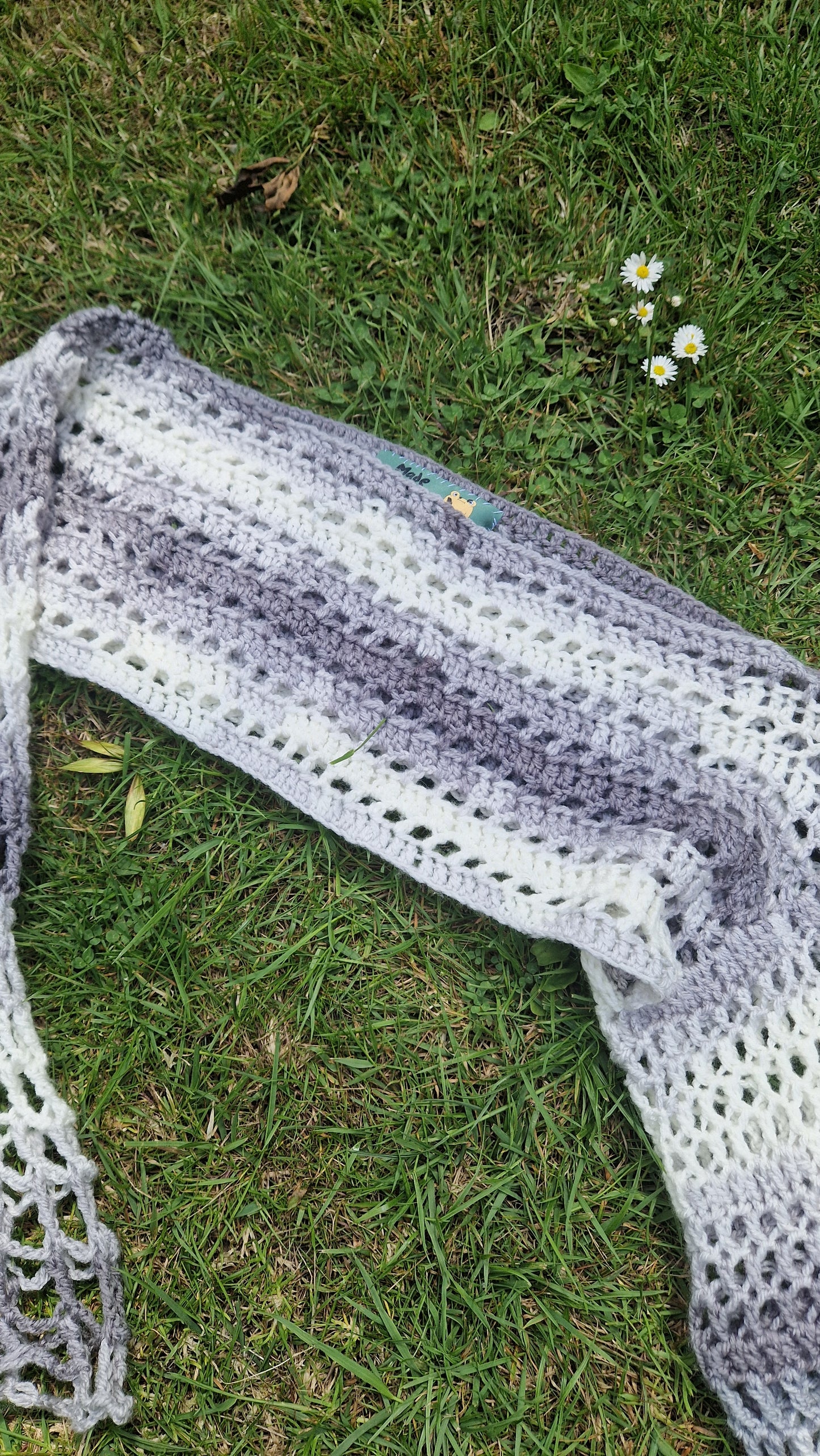 Extremely Cropped Grey x White Flared Sleeve Sweater